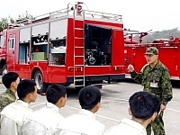 教官於講習中指出,消防車輛使用完畢後,務必認真檢查、加強保養,確保防區救災處置能力。【圖/文:江承翰】