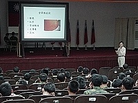 連江縣衛生局劉增應局長於會中強調唯有隨時清理環境周遭積水容器,才能杜絕病媒蚊的孳生。【圖/文:蘇晉正】