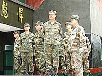 馬防部司令陸中將日前在政戰主任劉將軍等相關幕僚陪同下,親蒞莒光視導所屬部隊戰備整備情形。【圖/文:呂忠訓】