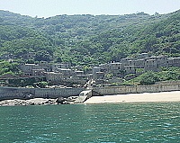 　北竿芹壁依山傍海鏡澳境。（圖／文：陳鵬雄）
