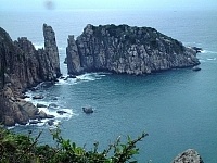 東引老鼠沙(礁),不但地質景觀壯闊優美,也是黑尾鷗喜歡的棲息地。(圖/文:陳其敏)