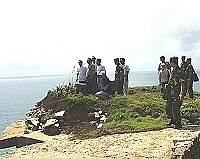 　立委曹原彰國會辦公室邀集有關單位會勘北竿釋出之軍事據點。（圖／文：陳鵬雄）