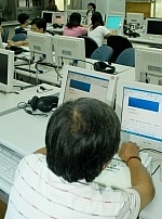 　國家檔案管理局與連江縣政府秘書室昨日共同舉辦電腦訓練課程，希望全面塑造e世代公務員，提升縣民服務的效能與效率。（圖／文：張登傑）