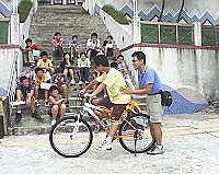 　中山國中自行車夏令營讓學子輕鬆學會騎車技巧。（圖／文：陳鵬雄）