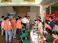 立法委員曹原彰舉辦醫療巡迴團跨海為莒光鄉親看診。(圖/文:陳樂團)