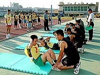     總部鑑測小組於日前蒞抵馬祖實施軍官體能測驗，受測軍官無不努力為個人爭取最高榮譽，也為防區爭取佳績。【圖／文：蘇晉正】