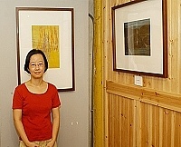 　李若梅於牛角社區書坊展出「人體動態素描及符號象徵」個人畫展。（圖／文：張登傑）