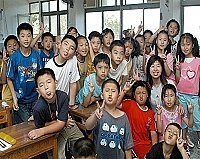 　開學囉！校園因為小朋友回來又開始熱鬧起來，圖中為全縣第一大班，介壽國小三年忠班。（圖／文：張登傑）