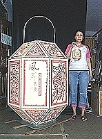 　「風芹萬種─馬祖．芹壁風燈藝術節」將於九月中旬舉行，一百二十公分大型風燈首次驚艷曝光。（圖：陳錫仁藝術工作室提供）