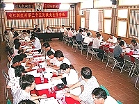 　縣府第二十五次擴大主管會報移師莒光鄉舉行，縣長陳雪生主持，立委曹原彰列席及單位主官管齊聚向鄉親報告。（圖／文：宋志富）
