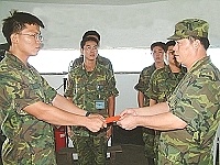     馬防部副司令戴將軍於日前親蒞各偏遠據點實施慰勞慰問，瞭解戰備整備情形，同時致贈團體加菜金慰勉其工作辛勞。【圖／文：蘇晉正】