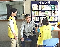 　北竿社區健康中心志工輪值駐點衛生所，提供民眾多項健康服務。（圖／文：陳鵬雄）
