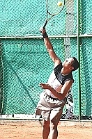 　建設局進行福澳運動場花卉情境佈置，呼籲愛花人士「取花有道」，讓鄉親及觀光客一起欣賞花卉美麗。（圖／文：張登傑）