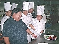     馬祖餐飲協會參加兩岸美食交流會及展出地方特色菜單。（本報大陸傳真）