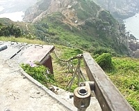 北竿螺山景觀步道,承包商引進單軌運輸車效率加快。(圖/文:陳鵬雄)