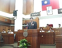 　縣議會第三屆第六次定期大會開議，縣長陳雪生進行施政報告。（圖／文：曹重偉）