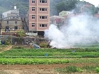 少數農民常常在「介壽蔬菜公園」內逕自露天燃燒,嚴重汙染空氣,之前還被誤報為發生火警。(圖/文:曹重偉)