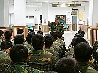 　馬防部司令程中將於日前親自主持到部新兵精神講話，並期勉大家把握光陰充實自己，建立良好的人際關係。（圖／文：蘇晉正）