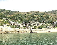 從龜島看芹壁／圖與文：陳鵬雄