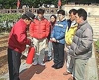 　縣府大樓舉行員工自衛消防編組訓練。（圖／文：張登傑）