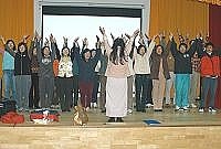 　連江縣合唱團將於明日晚間在文化局一樓演藝廳舉辦成果發表會，目前陳秀敏老師與學員們正加緊練唱準備。（圖／文：張登傑）