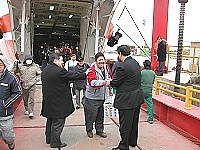 　臺馬輪復航了！縣長、議長都前往迎接首航的旅客。（圖／文：曹重偉）