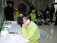 東靖廬為紓解大陸客春節思鄉之苦,特別安排電話懇親讓他們打電話報平安。(圖/文:曹重偉)