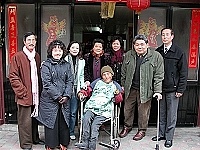 　為殘障同胞福利代言的立委王榮璋（右二）來馬關心地區社福，並拜訪殘障鄉親及家庭。（圖／文：曹重偉）