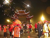 　板里十三暝登場，引爆北竿雞年元宵熱鬧氣氛。（圖／文：陳鵬雄）