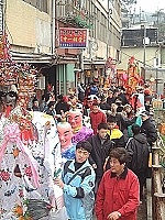   東引鄉「白馬尊王」盛大出巡遶境，將慶元宵一連串熱鬧迎神活動引爆到高點。（圖／文：陳其敏）