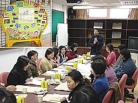 仁愛國小舉辦「學校日」活動,家長們出席踴躍。(圖/文:張登傑)