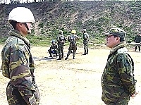 一九三旅旅長視導官兵實彈射擊。(圖/文:黃斯榆)