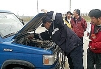 　為阻斷銷贓管道，警監昨日同步執行稽查汽機車式樣、引擎、車身重大改變未登記者。（圖／文：張登傑）