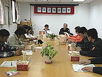 東引社區治安座談會,漁船及大陸漁工的管理是討論的重點。(圖/文:陳其敏)