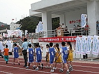 　國中小三對三籃球賽在北竿塘岐運動場開打，縣長陳雪生主持開幕儀式。（圖／文：陳鵬雄）