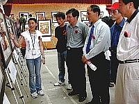 廣達基金會提供三十件劉其偉畫作在東引國中小校園展出。(圖/文:陳其敏)