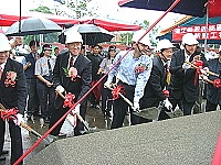 　在四百多位旅台馬祖鄉親的共同見證下，連江縣政府、桃園縣馬祖同鄉會昨日舉行「連江縣政府桃園聯絡處新建工程」動土開工典禮。（圖：桃園縣馬祖同鄉會提供）