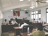 　北竿鄉代會第七屆第六次定期大會開議，鄉長王朝生率課室主管列席報告。（圖／文：陳鵬雄）