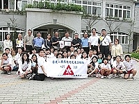 　北市內湖區明湖國小校長師生一行來馬交流，其中陳君勳主任（後排左四）曾在中正國中小任教。（圖／文：曹重偉）