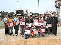 　九十四年校際繪畫比賽，參賽者盡力發揮平日累積的實力。（圖／文：林冰芳）