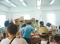 　田澳村社區再造活動，志工媽媽展現手藝留給遠客美好回憶。（圖／文：陳樂團）