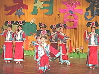 　中正國中小「六月音符」十年有成！國中女生們帶來的「清宮粉黛」舞蹈演出令全場觀眾為之驚艷。（圖／文：曹重偉）
