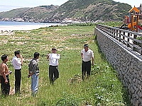 　配合&#22338;里水上活動，景管處規劃沙灘木棧道，強化觀景功能。（圖／文：陳鵬雄）