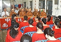 　中華佛教比丘尼協進會來馬弘法關懷人間，至東靖廬講述佛理，希望收容人能得到身心安頓。（圖／文：張登傑）