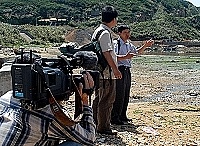 　清水灣澳將填為新生地闢建親水公園，引發台灣媒體關注，公共電視派員來馬拍攝專題，探討馬祖唯一的一塊清水灣澳濕地存廢問題。（圖／文：張登傑）