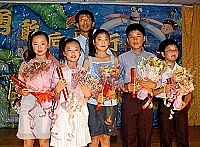 　仁愛國小畢業典禮昨日晚間溫馨登場，五位畢業生將展開另一個階段的人生旅程。（圖／文：張登傑）