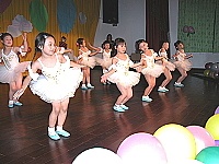 　介壽附幼小畢業生們為老師家長們帶來精采的演出，證明自己長大了！（圖／文：曹重偉）