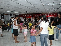塘岐附幼舉辦外籍配偶子女親職系列活動,家長孩子玩得開心。(圖/文:陳鵬雄)