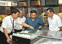 　教育部長杜正勝關心馬祖高中校園整建工程，並表示將協助解決相關問題。（圖／文：張登傑）