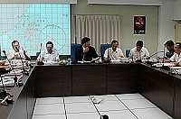 　強颱海棠來勢洶洶，直撲馬祖地區而來，連江縣政府昨日下午立即召開防颱救災會報，進行各項防災整備及應變措施。（圖／文：張登傑）